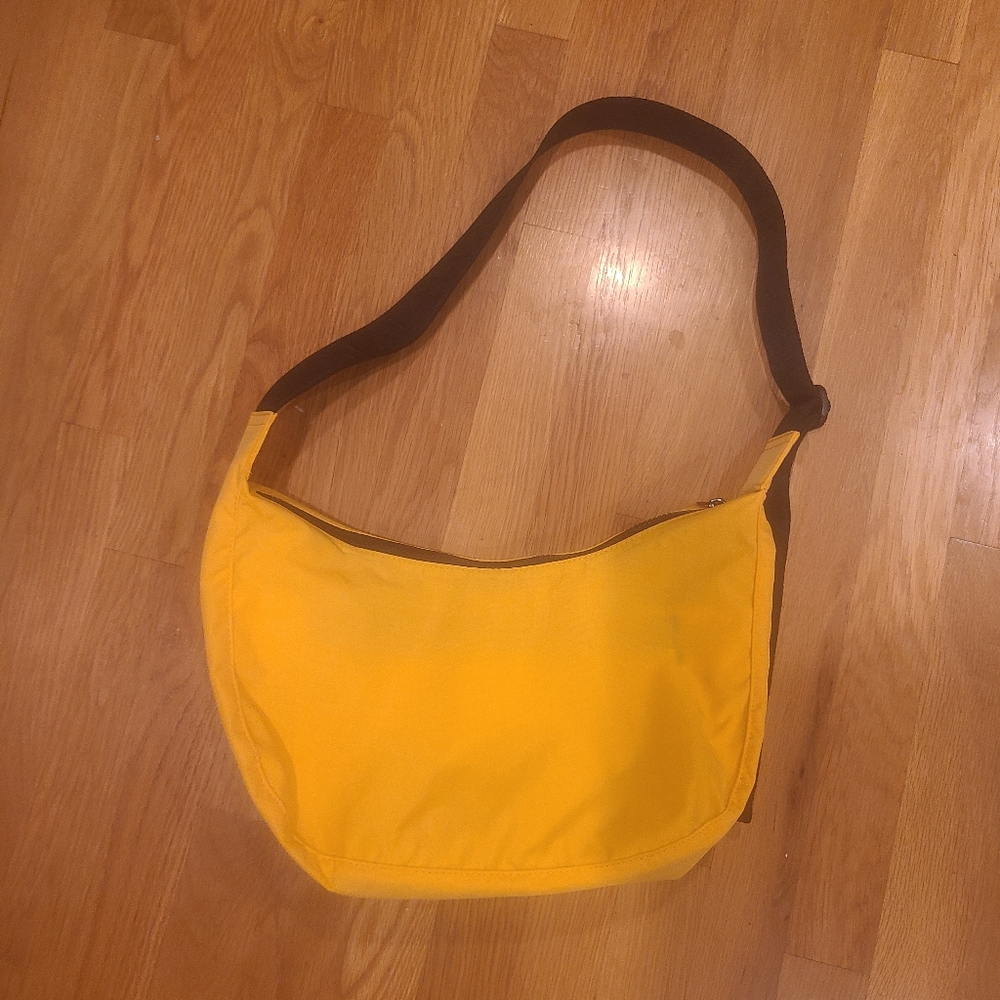 NWOT Nylon Baggu Medium Crescent Bag
